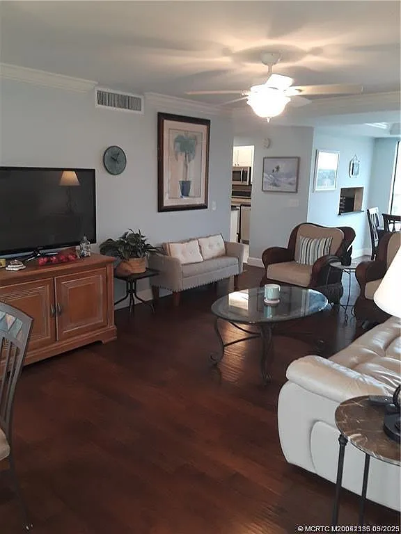 2 bed, 2.0 bath, 1211 sqft, $2,500 — Photo 1