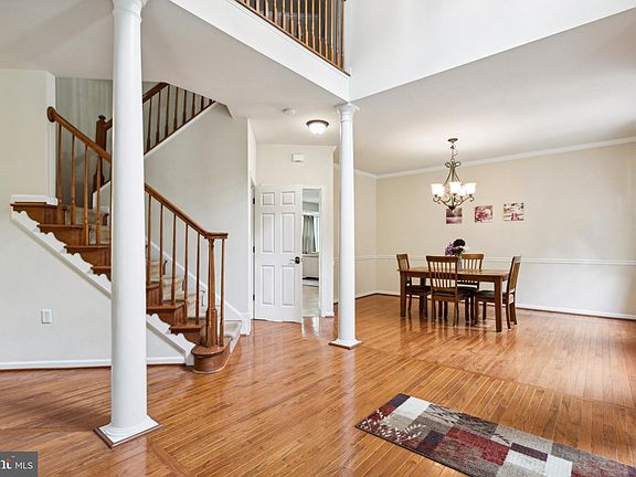 5th image of 526 Grouse Dr