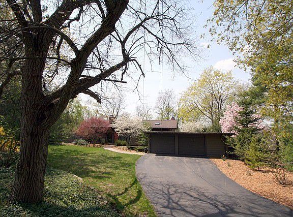 2nd image of 3081 Hilltop Dr