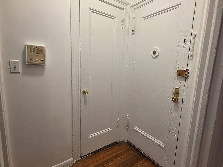 170 W 81st St #1-C — Photo 9