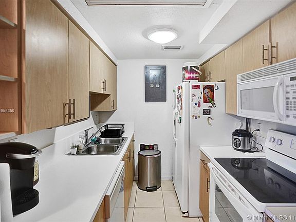 4th image of 1185 Marseille Dr APT 304
