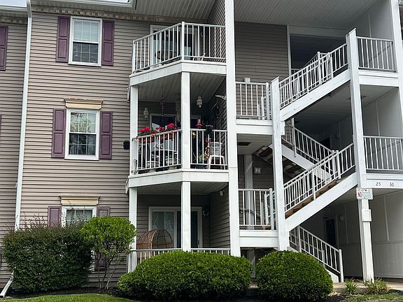 3rd image of 31 Arapaho Pl Unit 31