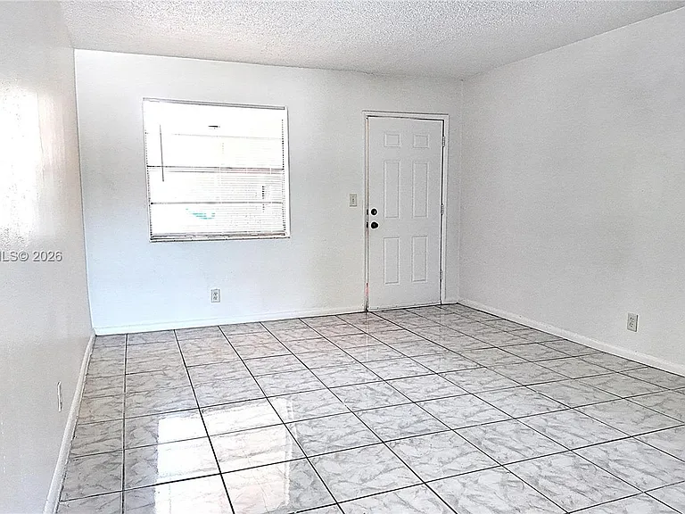 31 SE 2nd Ave #203 — Photo 8