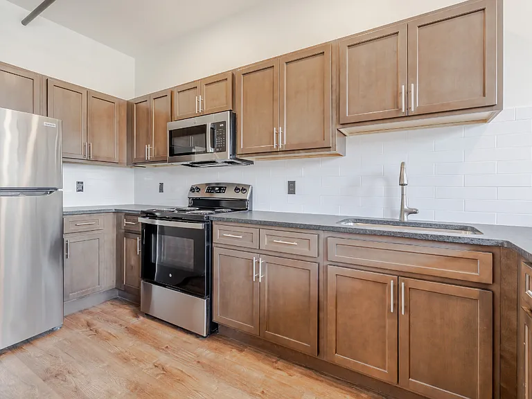 420 Main St #D — Photo 3