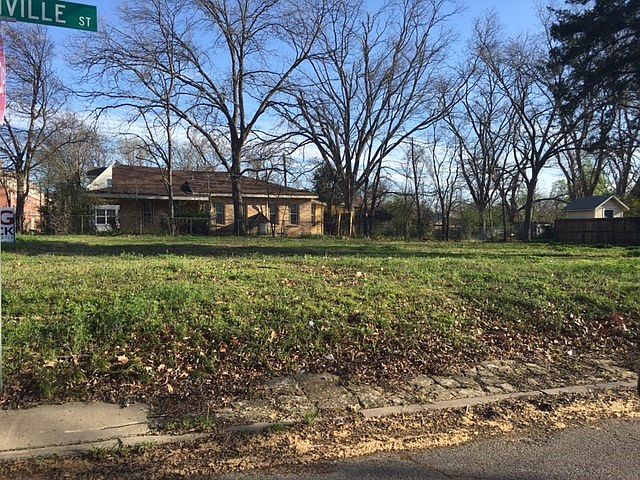 2nd image of 1916 Monroe St