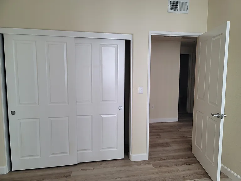 Guest bedroom #1