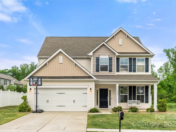 3820 Lampasas Ln, Charlotte, NC 28214
