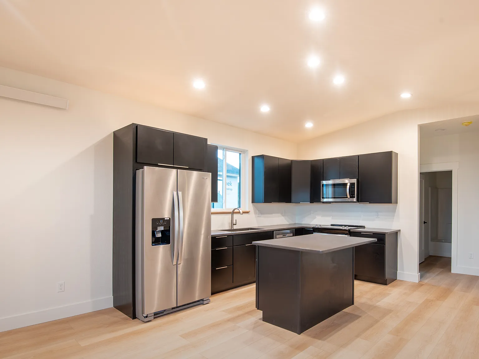 2 bed, 798 sqft, $1,450 — Photo 4
