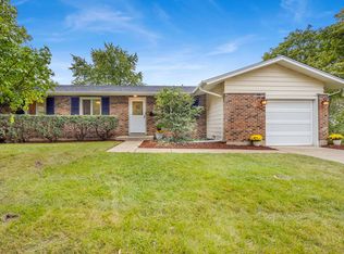 6100 Allan Dr, Woodridge, IL