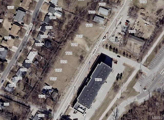 2nd image of 1123 S Main St