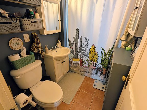 3rd image of 3312 Colfax Ave S #2