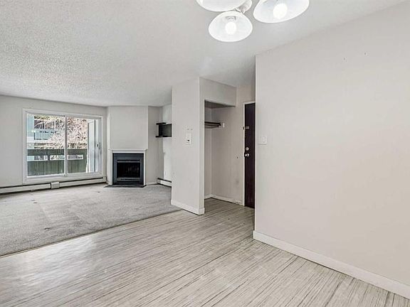 4th image of 315 E Southampton Dr SW #3202