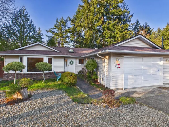 227 Thetis Ave, Qualicum Beach, BC V9K 1R8