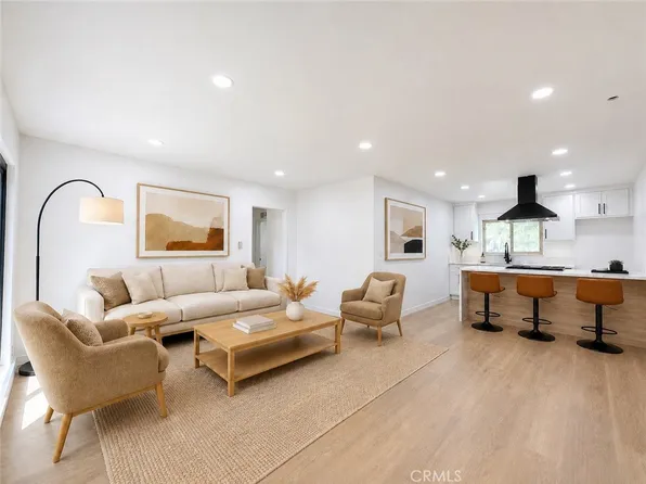 6020 Nevada Ave APT 11, Woodland Hills, CA 91367