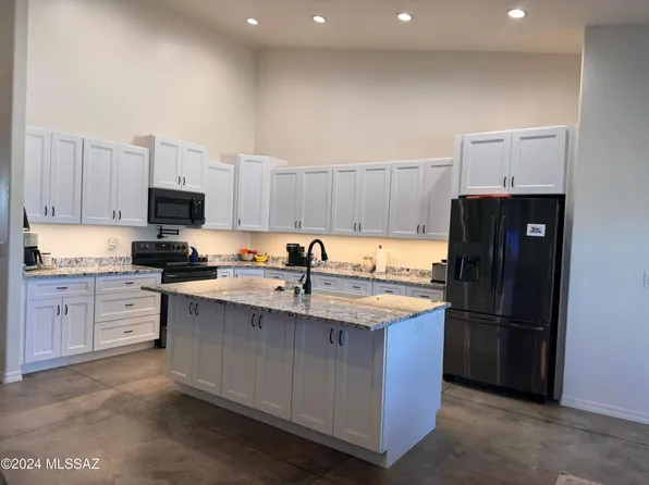 1410 E Diamondback Dr, Benson, AZ 85602