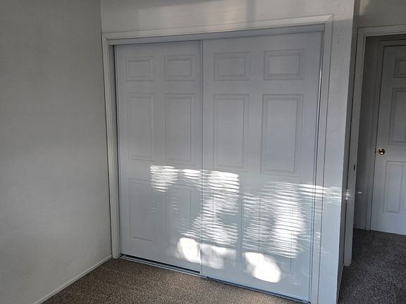 4th image of 9563 Sara St