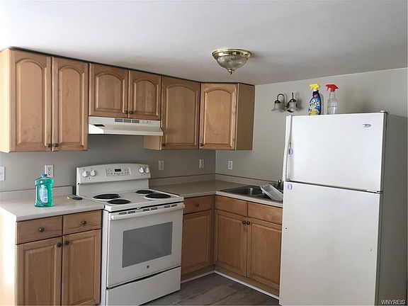 4th image of 98 Livingston St