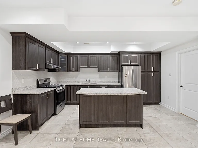 201 Donald Sim Ave #BASEMENT — Photo 12