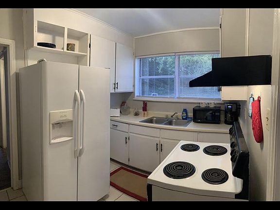 2nd image of 814 Crawford Ave APT D
