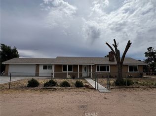 9979 5th Ave, Hesperia, CA 92345