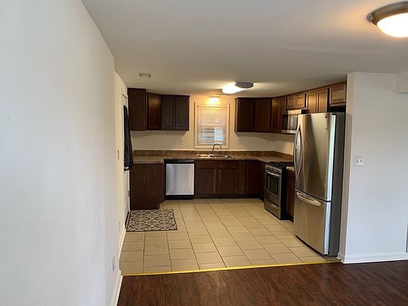 5th image of 11323 W 33rd St