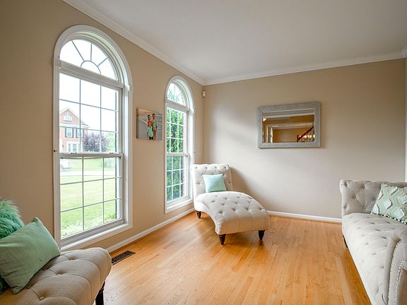 4th image of 12994 Pavilion Ct