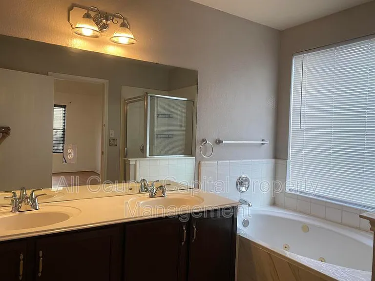 15004 Antique Finish Dr #15004 — Photo 8