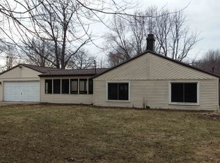 2405 Bartz Rd, Valparaiso, IN 46383
