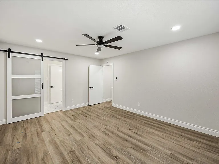 5702 Old Lodge Dr — Photo 14