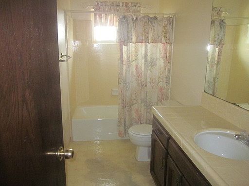 5th image of 949 W Feemster Ave