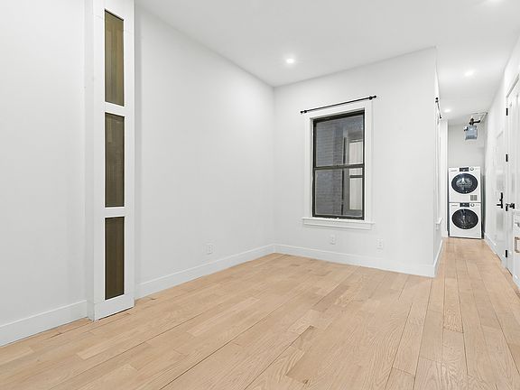 4th image of 204 W 96th St APT 2A