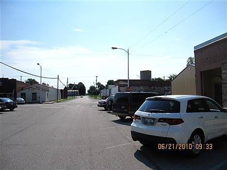 3rd image of 407 W Madison St