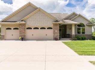 5903 River Pkwy NE, Cedar Rapids, IA 52411