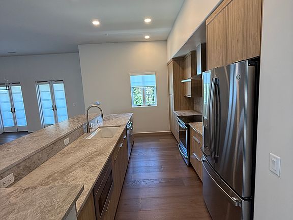 5th image of 301 W Comstock Ave Floor 3