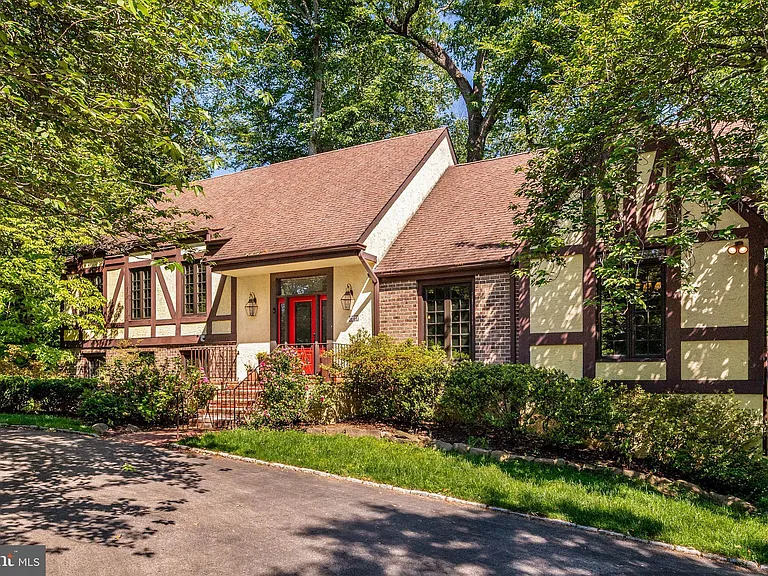 644 Robinson Ln — Photo 47