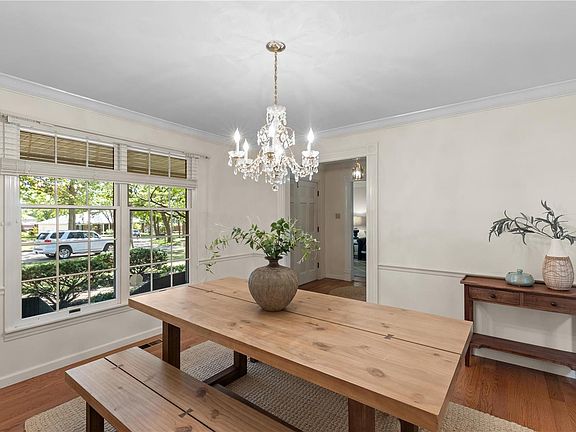 5th image of 419 Caprice Gardens Ct