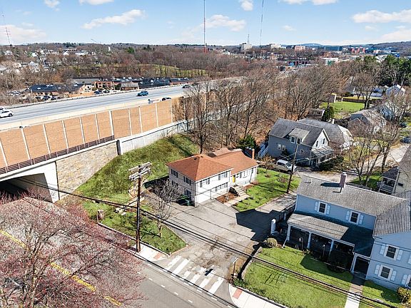3rd image of 4 River Park St