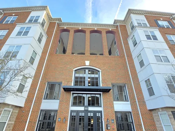 501 Hungerford Dr APT 256, Rockville, MD 20850