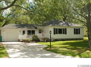 825 Shoemaker Rd, Webster, NY 14580