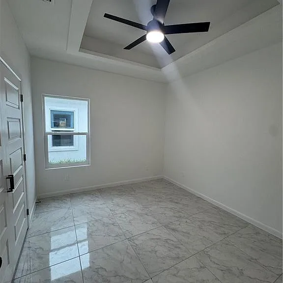 5804 Notre Dame Ave #3 — Photo 11
