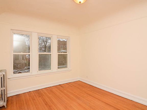 5th image of 2948 N Albany Ave #E2