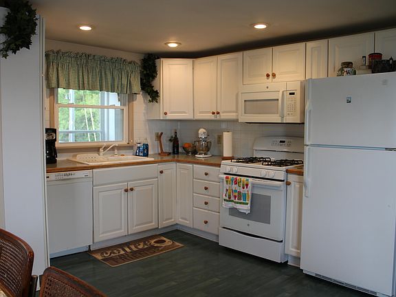4th image of 4525 N Lakeshore Dr #9