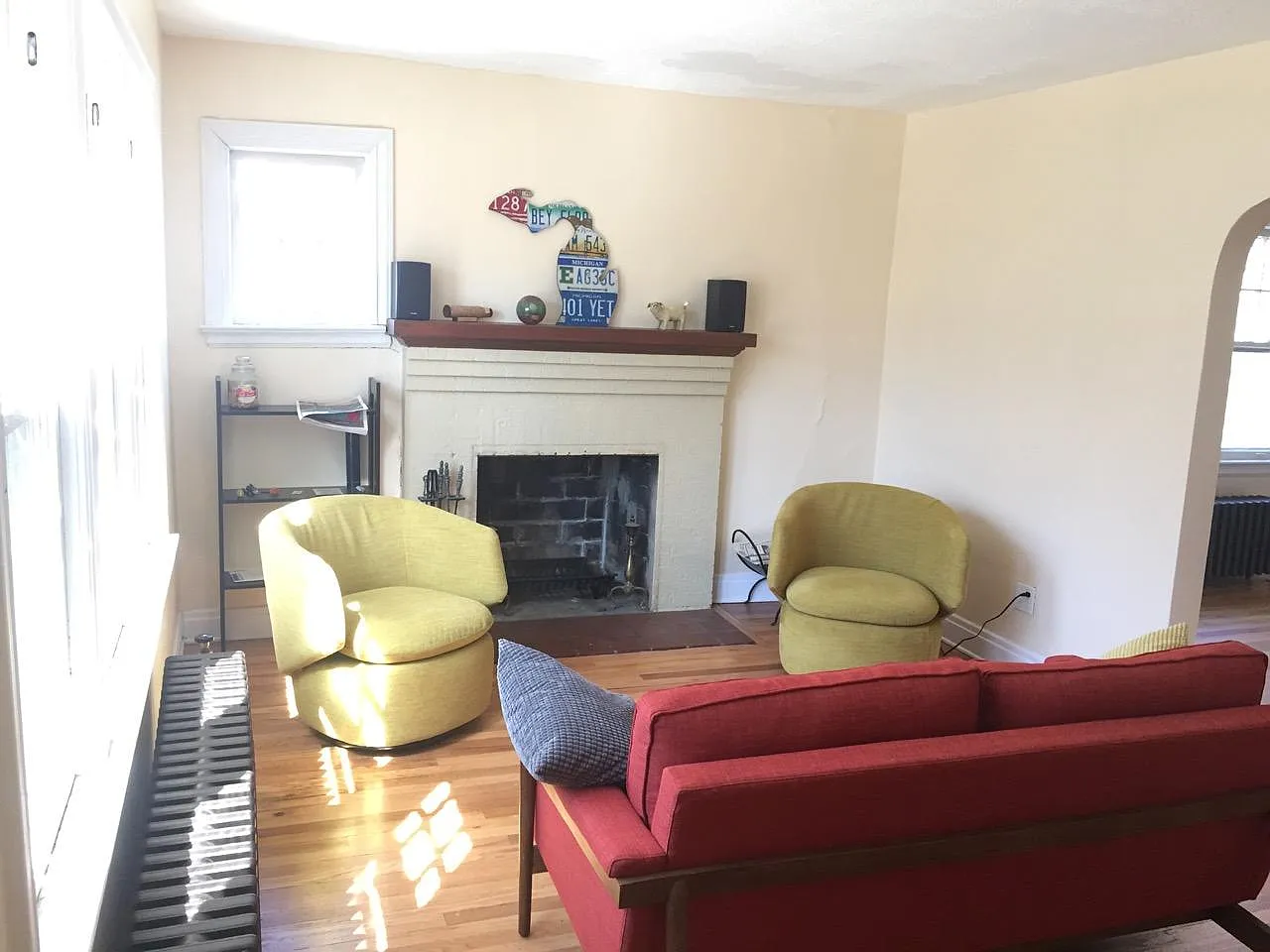3 bed, 1400 sqft, $2,700 — Photo 2