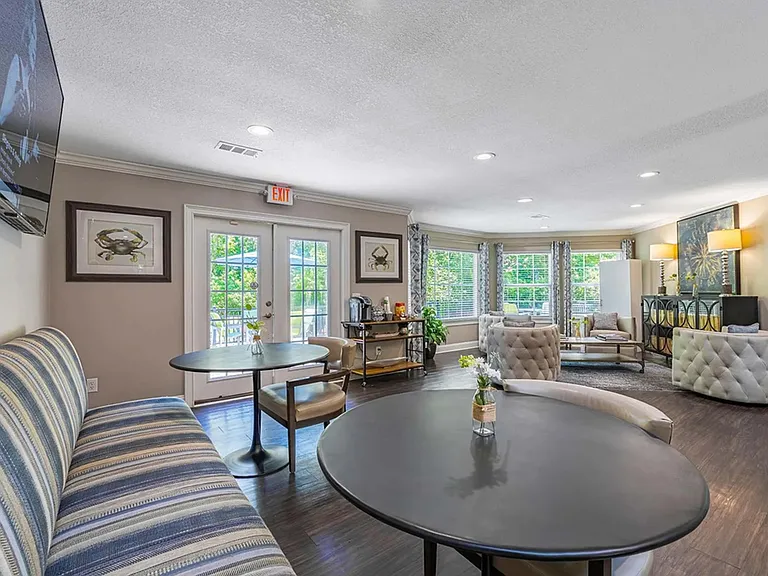 Azure Cove Apartment Homes — Photo 33