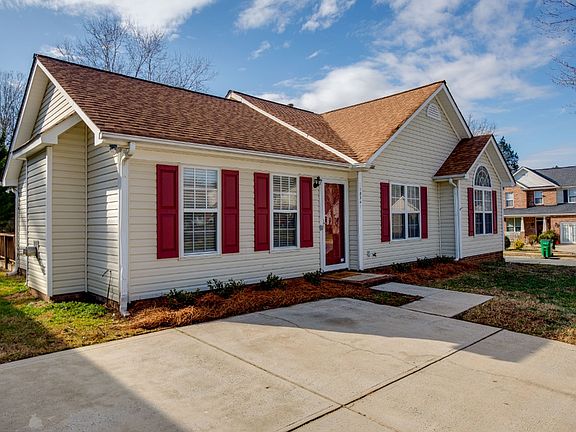 3 bedrrom 2 bath home near Coulwood Area of Charlotte