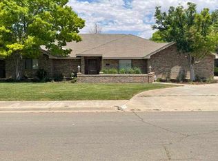 2715 Coronado Dr, Roswell, NM 88201