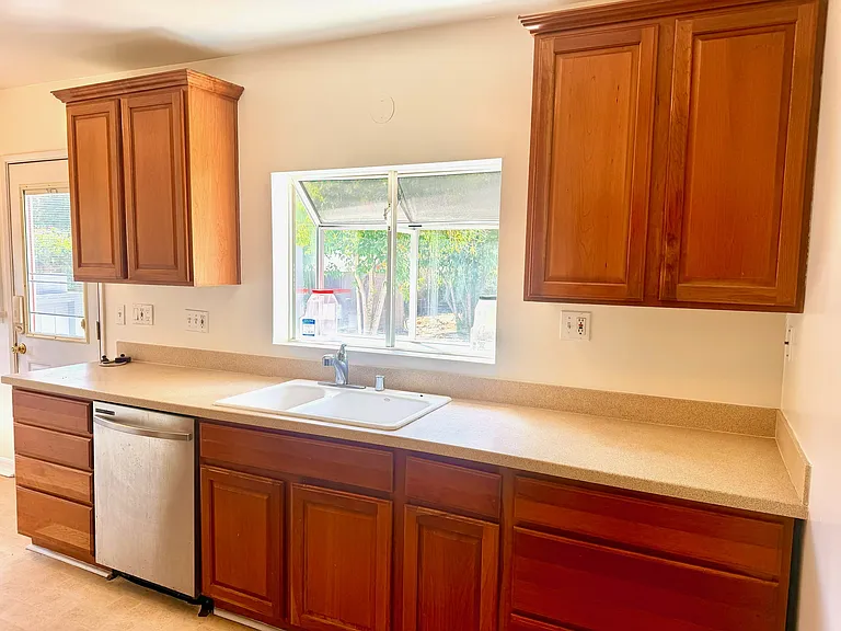 330 W Valerio St — Photo 3