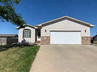 801 N Quartz Ave, Brandon, SD 57005