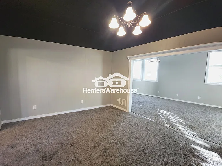 200 N Vine St — Photo 7
