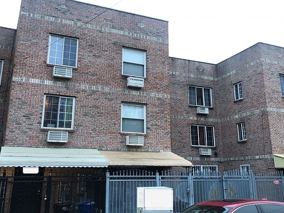 3rd image of 1502 Vyse Ave